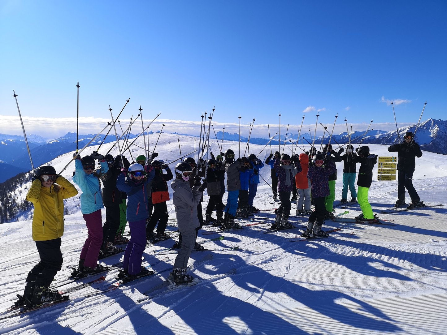 Skigruppe am Lift